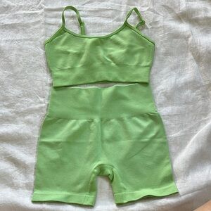 Amazon Green Seamless Sports Bra and Shorts Set